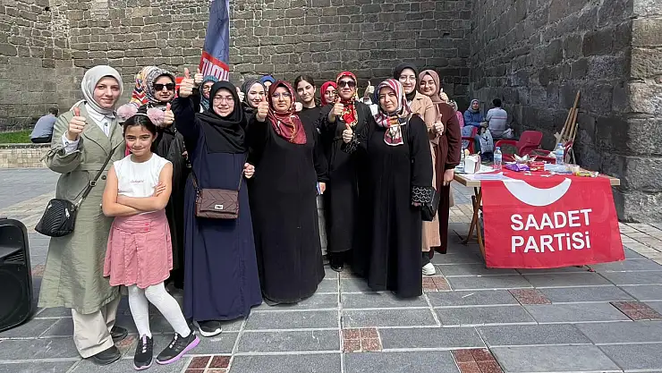 Saadet Partisi kadın Kolları'ndan Çocuk hakları etkinliği