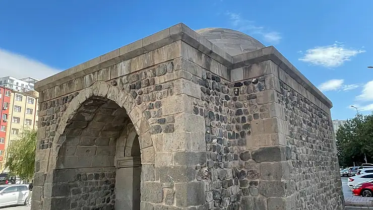 Sahabiye'de Selçuklu izleri: Ulu Hatun türbesi