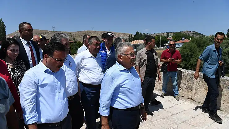 ŞAHRUH KÖPRÜSÜ'NÜN HEMEN YANI BAŞINA MİLLET BAHÇESİ