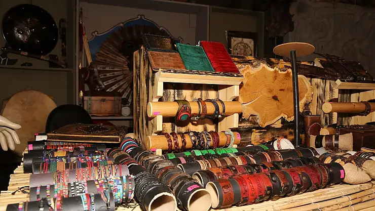 SANATÇILAR SOKAĞI, ZİYARETÇİLERİNİ BEKLİYOR