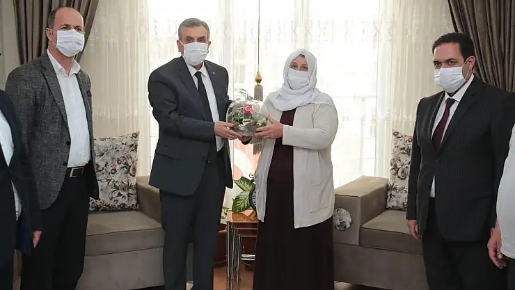 Şanlıurfa B.B. Anneler Gününde şehit ailelerini unutmadı