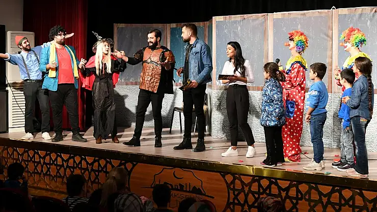 Şehir Tiyatrosu Yeni Sezonun İlk  Çocuk Oyununu Sergiledi