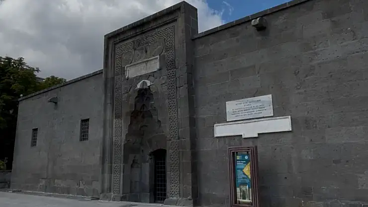 Selçuklu Medeniyetinin İzleri'Kayseri Gevher Nesibe'