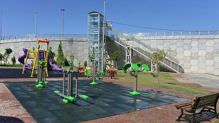Seyran Mahallesinde Yapımı Tamamlanan Park Alanını İnceledi