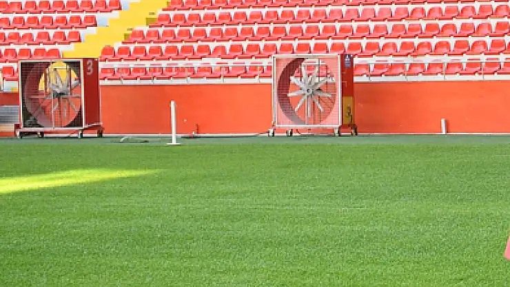 STADYUM ZEMİNİ YENİLENDİ