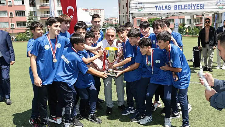 Talas Belediyespor yaz futbol okulu kapılarını açtı