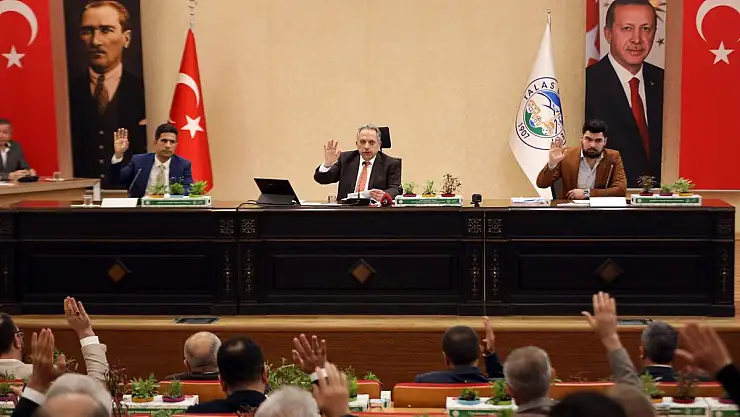 'TALAS GÜZEL İŞLER YAPIYOR'