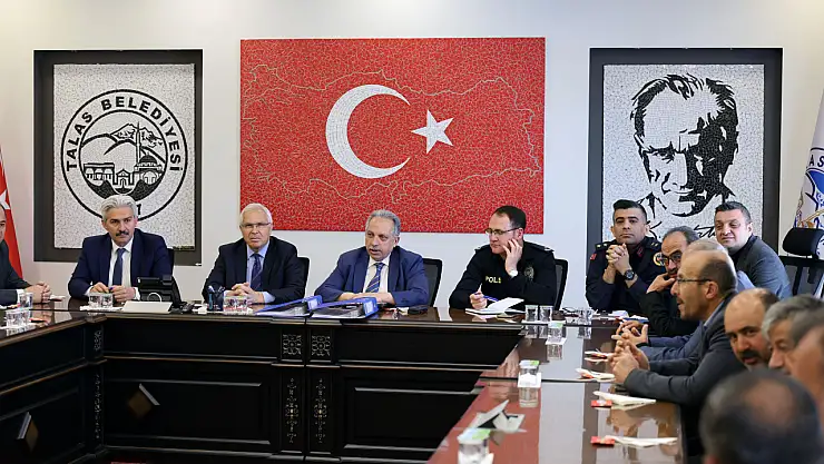 Talas'ta kırsal mahalle muhtarlarıyla toplantı yapıldı