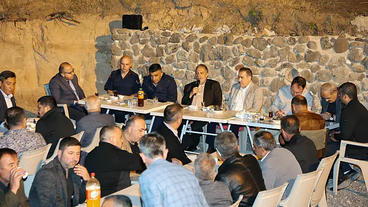 Talas'ta Muhtarlar toplantısı Mengücek'te yapıldı