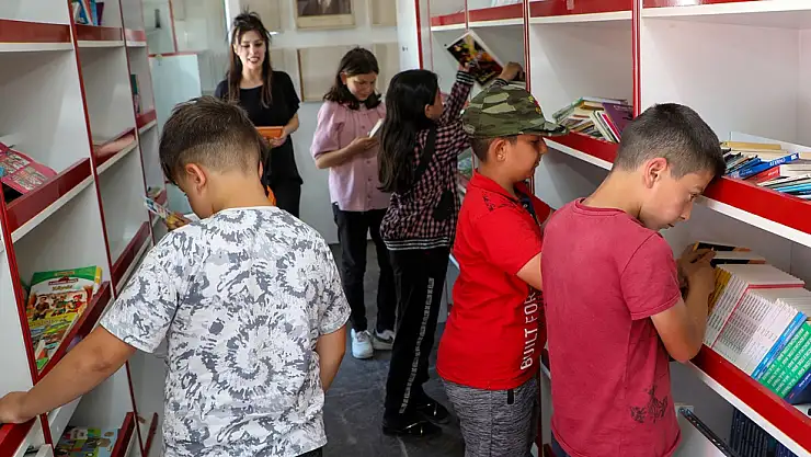 Talas'ın Gezici Kütüphanesi Yola Devam Ediyor