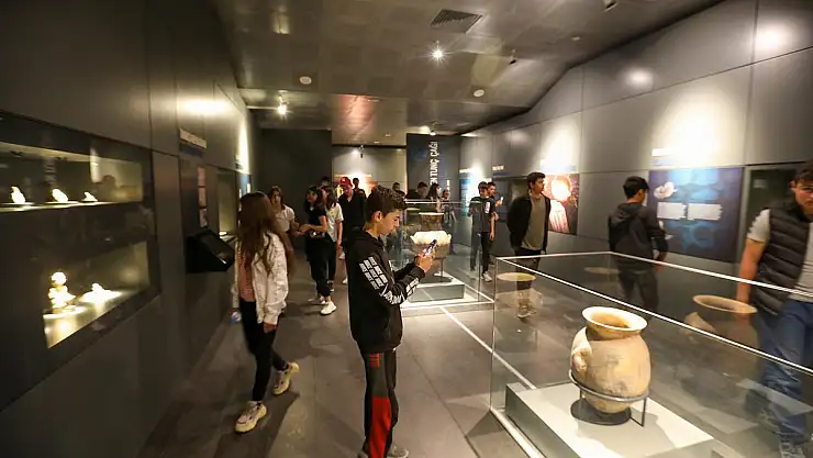 TALASLI ÖĞRENCİLER, GEZEREK ÖĞRENDİLER