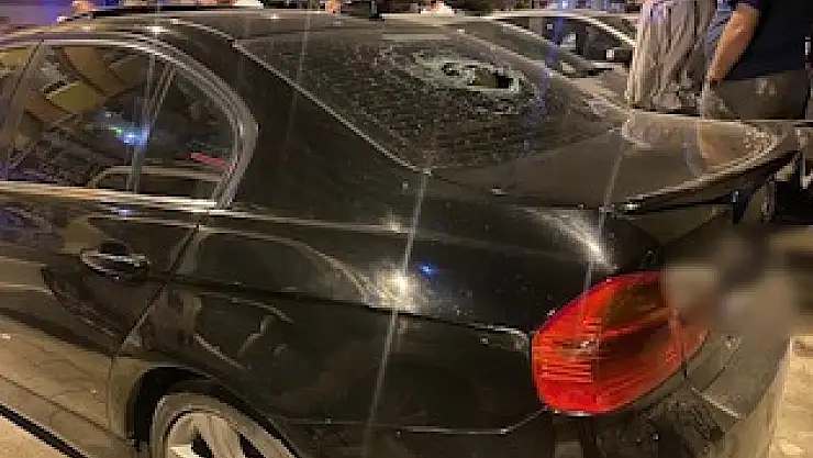 Tartışma yaşadıkları şahsın aracına ateş eden şahıslar kaçtı