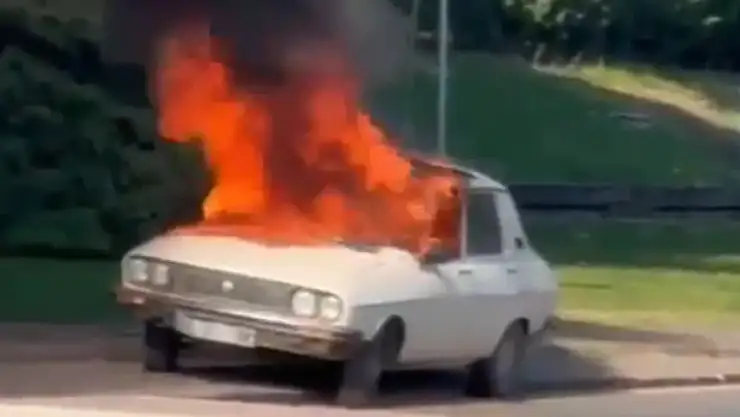 TBMM Önünde 'Beyaz Toros' yakıldı