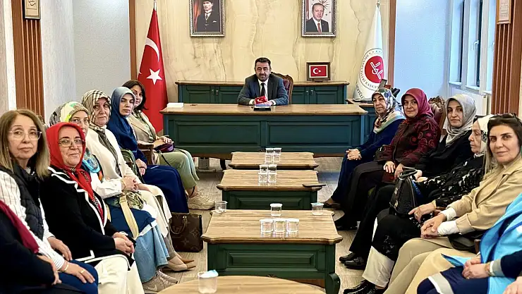 TDV mersin kadın kolları'ndan Müftü Ayvaz'a ziyaret