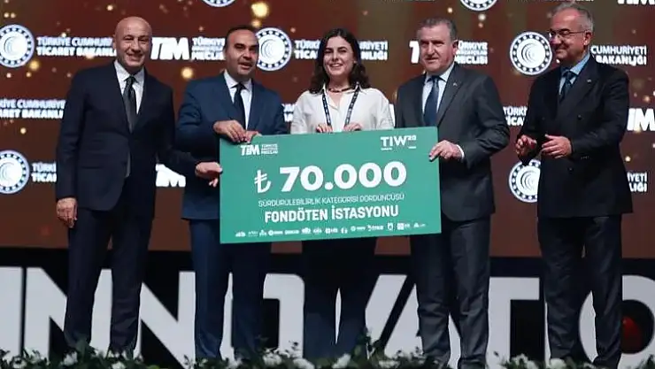 Teknolojide, dijitalde ve yapay zekada güçlü olmamız lazım