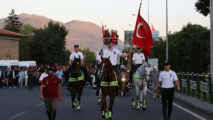 Türkiye Yüzyılının Kahramanları Demokrasi Yürüyüşü
