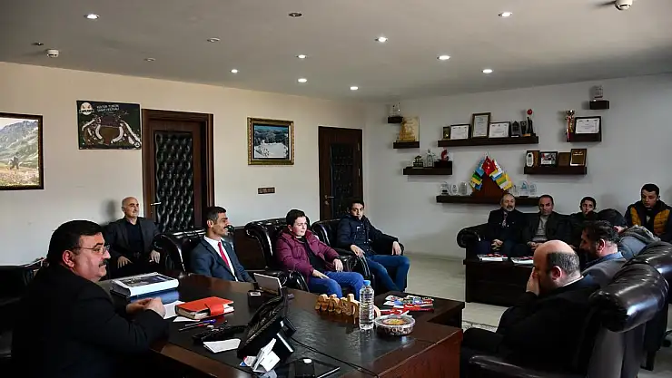 UMRE'DEN GELEN ÖĞRENCİLERDEN KOCATEPE'YE ZİYARET