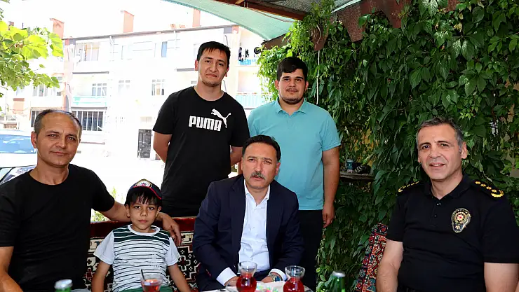 Vali Çiçek'ten Hürriyet mahallesi'nde vatandaşlarla buluşma