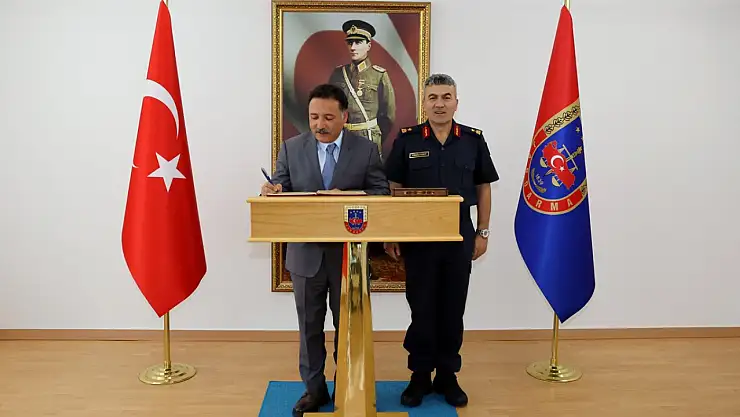 Vali Çiçek'ten Jandarma Komutanı Yeşilyurt'a ziyaret