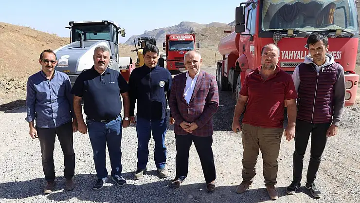 YAHYALI ALADAĞLAR'DA YOL YAPIM ÇALIŞMASI DEVAM EDİYOR