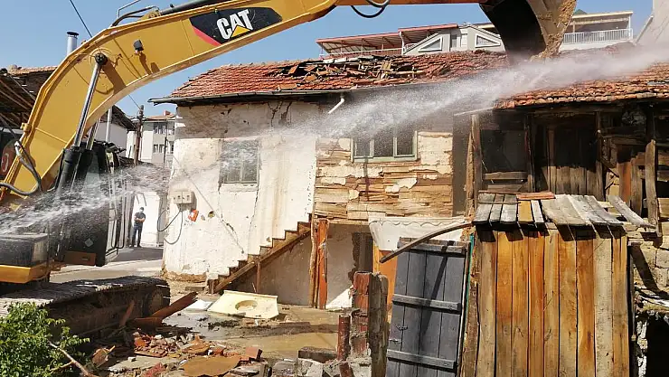 Yeşilyurt, Metruk Evlerden Tek Tek Arındırılıyor