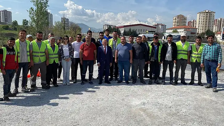 YOL YAPIM ÇALIŞMALARI DEVAM EDİYOR