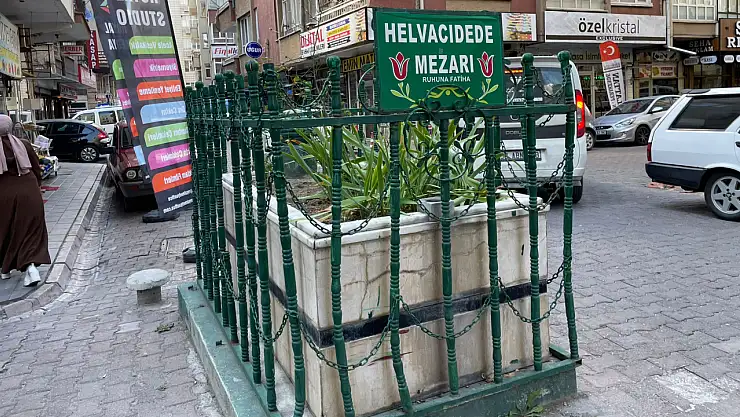 Yüzyılların izini taşıyan Helvacı dede mezarı