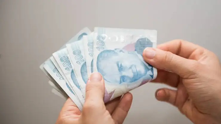 Zamlı emekli maaşları hesaplara yatıyor