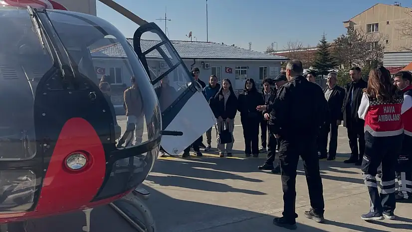 Bilişim akademisi öğrencileri helikopteri inceledi