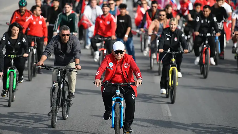 Büyükkılıç, Cumhuriyet için pedalladı