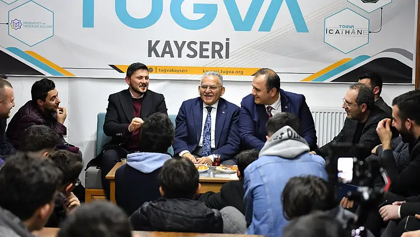 Büyükkılıç, TÜGVA'lı gençlerle buluştu