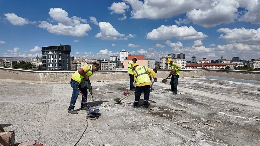 Büyükşehir'den Tacettin katlı Otoparkı'na çatı yenileme
