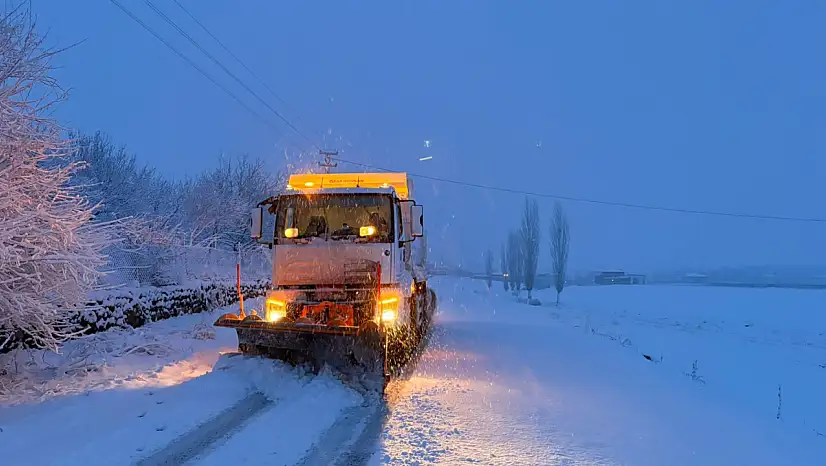 Büyükşehir Ekipleri Kırsalda 24 mahalle yolunu ulaşıma açtı