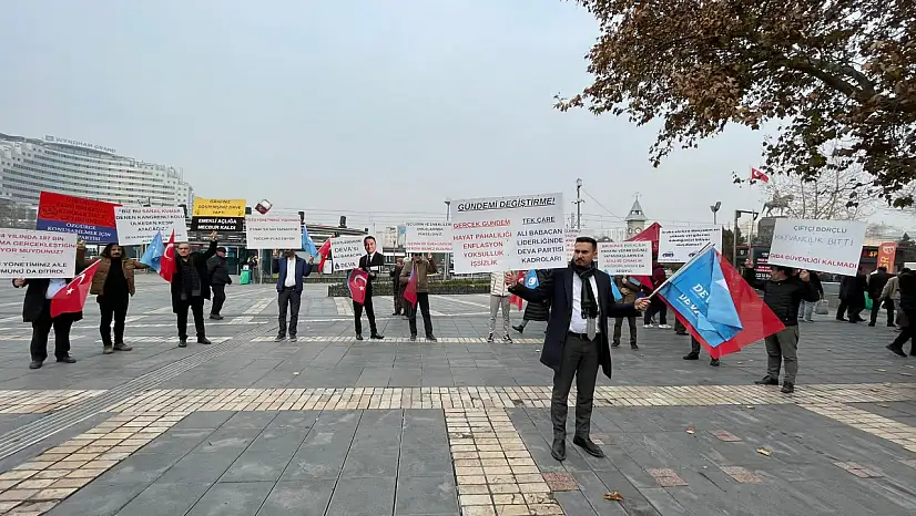 DEVA Partisi Kayseri'de ekonomi politikalarını protesto etti