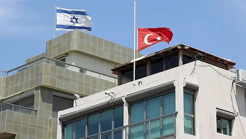 İstanbul'da konsolosluk önünde silah sesleri