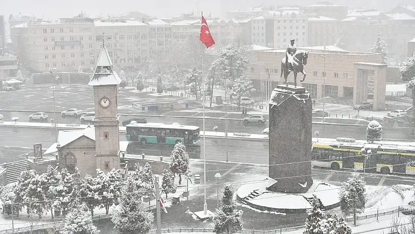 Kayseri'de yarın okullar tatil mi? Valilikten açıklama geldi