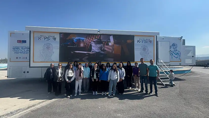 Kayseri'den geleceğin kodlayan kızları