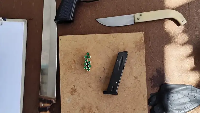 Tabanca ve pala paylaşımı polisi harekete geçirdi