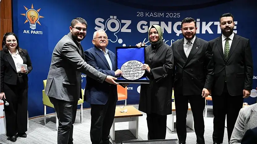 AK Parti genel başkan yardımcısı kaya, Kayseri'de gençlerle buluştu