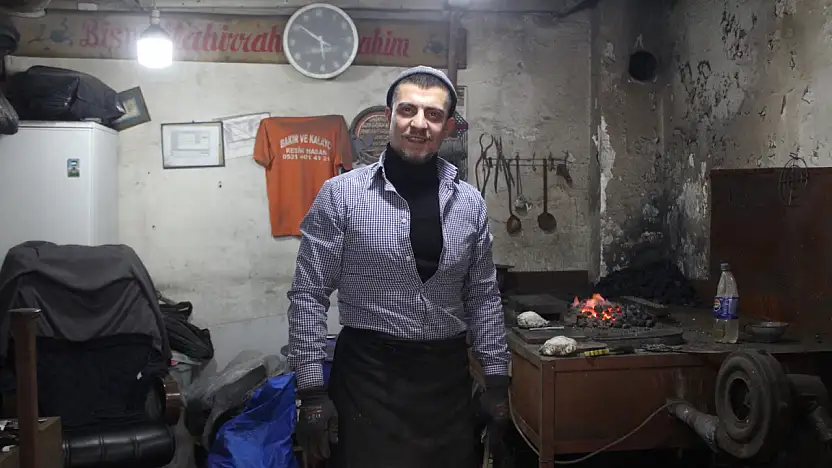 Arkadaşının tavsiyesiyle başladı, 5 yıldır kalaycılık yapıyor