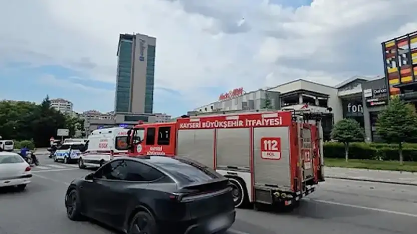 AVM'deki Bomba İhbarı Asılsız Çıktı
