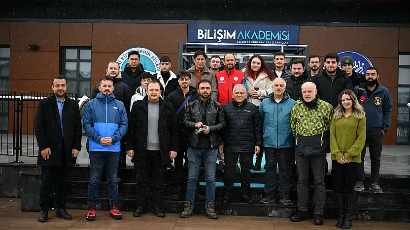 Başkan Büyükkılıç gençlerle derste