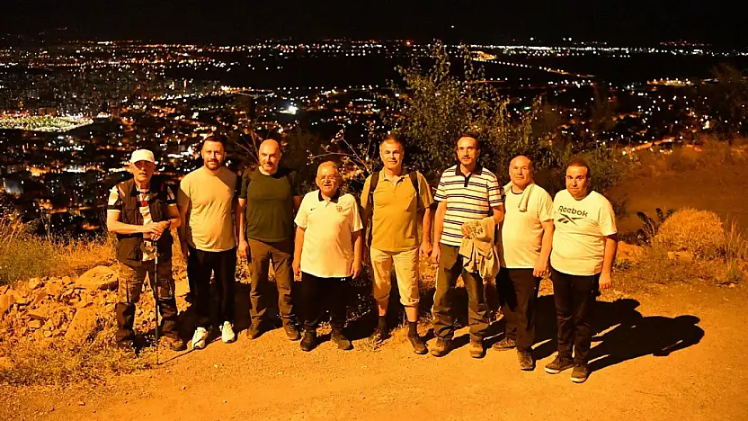 Başkan Büyükkılıç'tan Ali Dağı'nda gece yürüyüşü