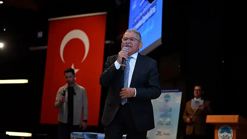 Başkan Büyükkılıç'tan Öğrencilere Kitap desteği