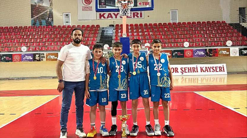 Bünyan Naci Baydemir İmam Hatip Ortaokulu Kayseri Şampiyonu Oldu