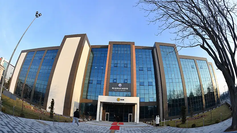 Büyükkılıç'tan ERÜ diş hastanesi ek binasına okuma salonu desteği