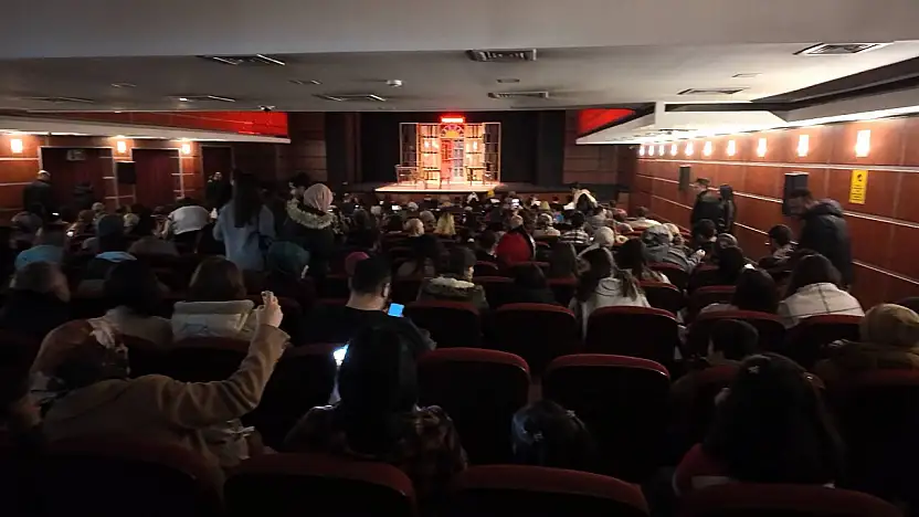 Büyükşehir'den öğrencilere yarıyıl tatilinde tiyatro etkinliği