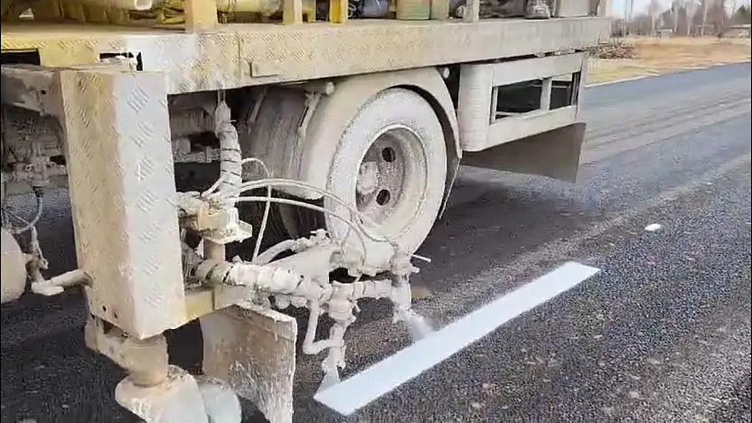 Büyükşehir'den Sultan Sazlığı'nda ekosistem dostu asfalt uygulaması