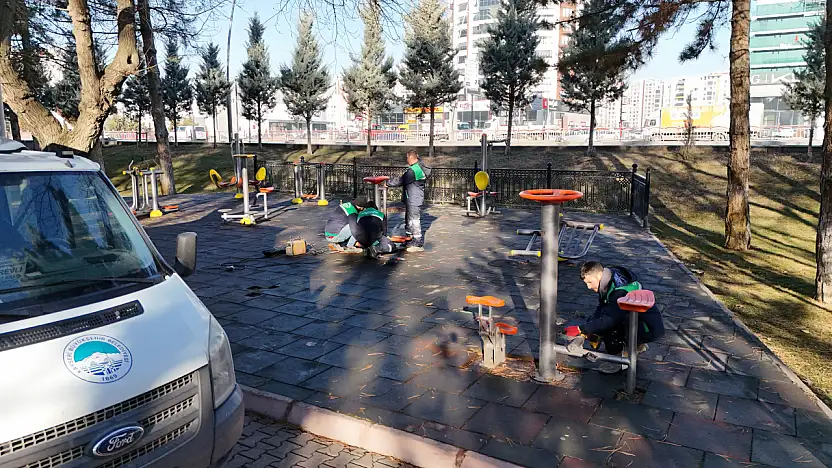 Büyükşehir'den yeşil alanlarda bakım mesaisi