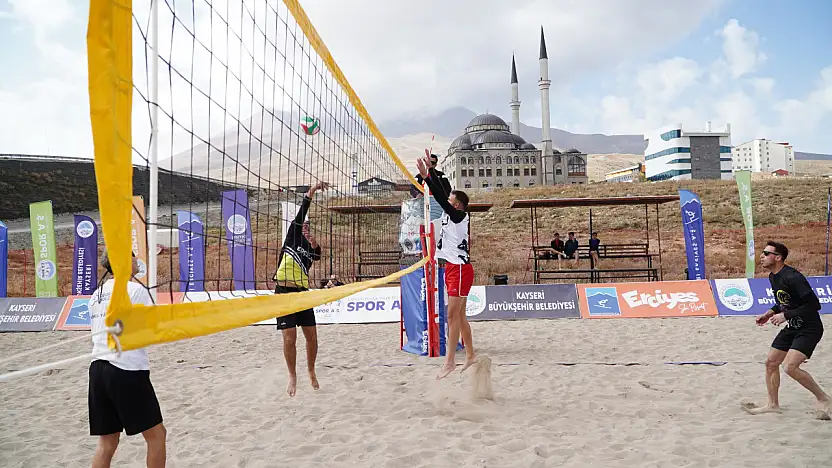 Erciyes'te voleybol zirvesi: 'En havalı voleybol turnuvası' başlıyor